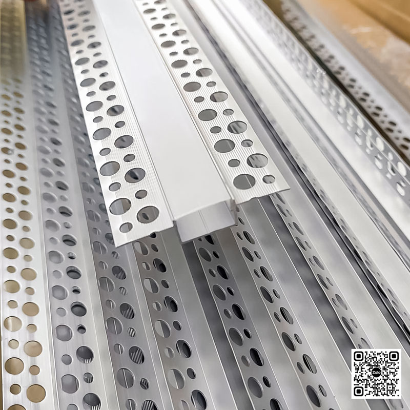 khi lắp sẽ không lộ đường viền nhôm, đảm bảo tính thống nhất cho bố cục trần